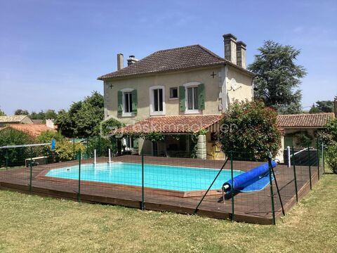   COUP DE CŒUR – CHARME, ELEGANCE ET POTENTIEL, BELLE MAISON RÉNOVÉE AVEC STUDIO, PISCINE CHAUFFÉE ET 1 940 M² DE TERRAIN Propriété/château - 7 pièce(s) - 161 m²