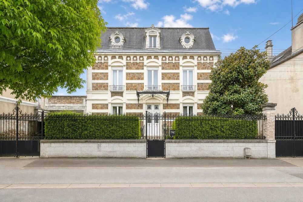 Maison bourgeoise louée 10 pièces 280 m²