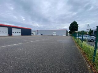  Immeuble à vendre 7 pièces 2100 m²