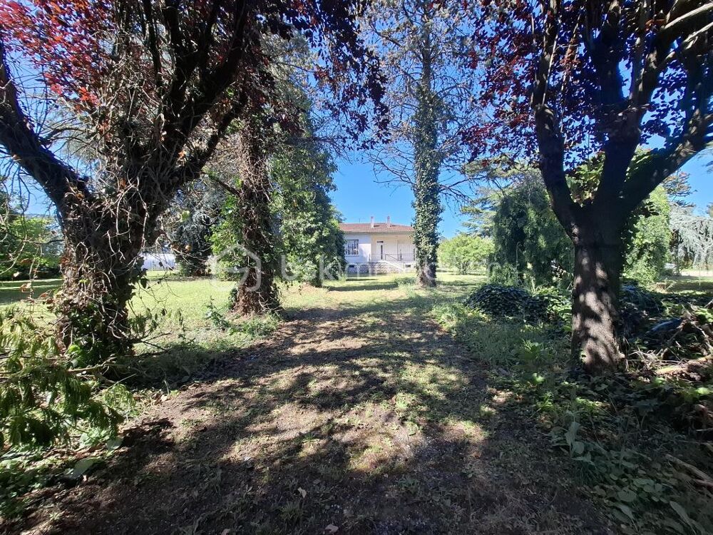 Terrain constructible viabilisé de 7 837 m² en zone UC  Fort potentiel daménagement avec maison existante
