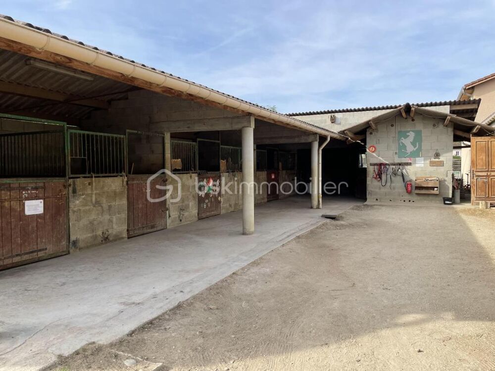 � vendre  Propri�t�/ch�teau Cr�mieu (38460)