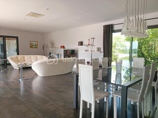  Maison à vendre 10 pièces 305 m²