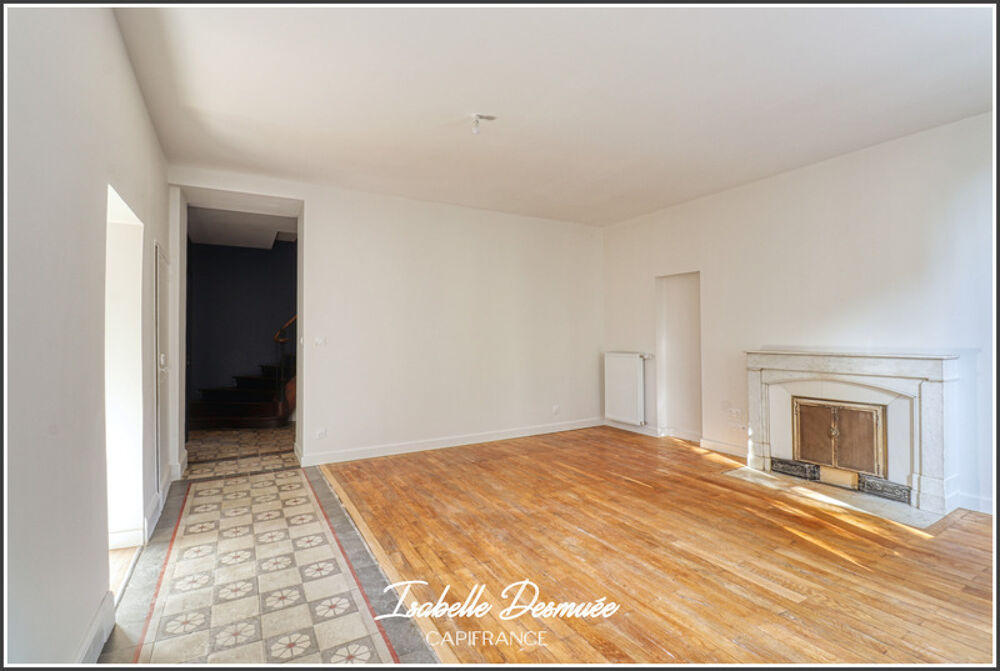 Tullins-Fures  Maison de caractère rénovée  166 m²  4 chambres  Jardin
