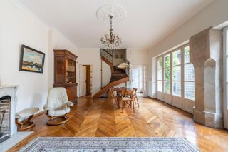  Maison à vendre 9 pièces 244 m²