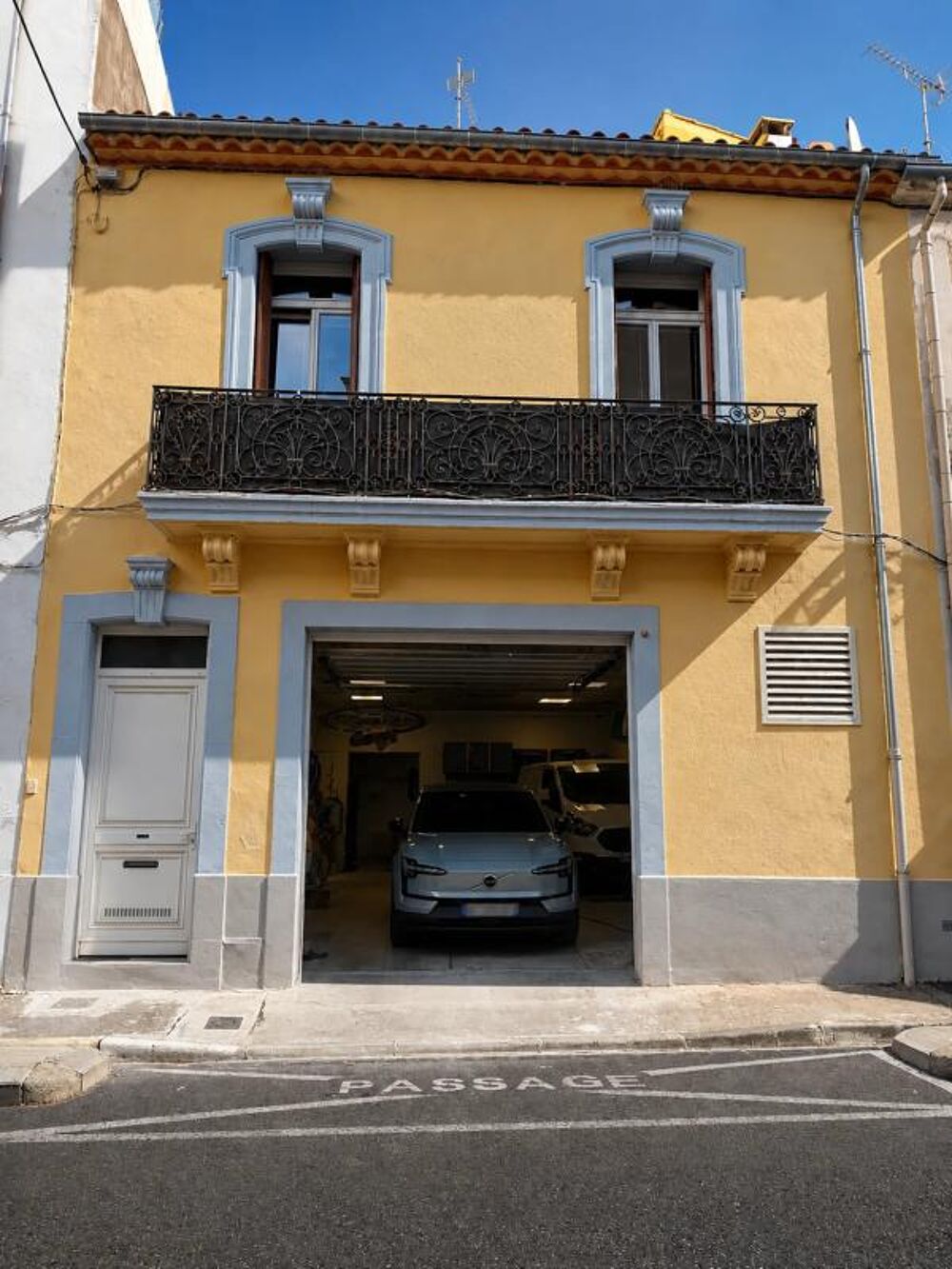 Vente Maison Maison de ville 5 pièces de 119 m² à Béziers avec vaste garage et terrasse Beziers