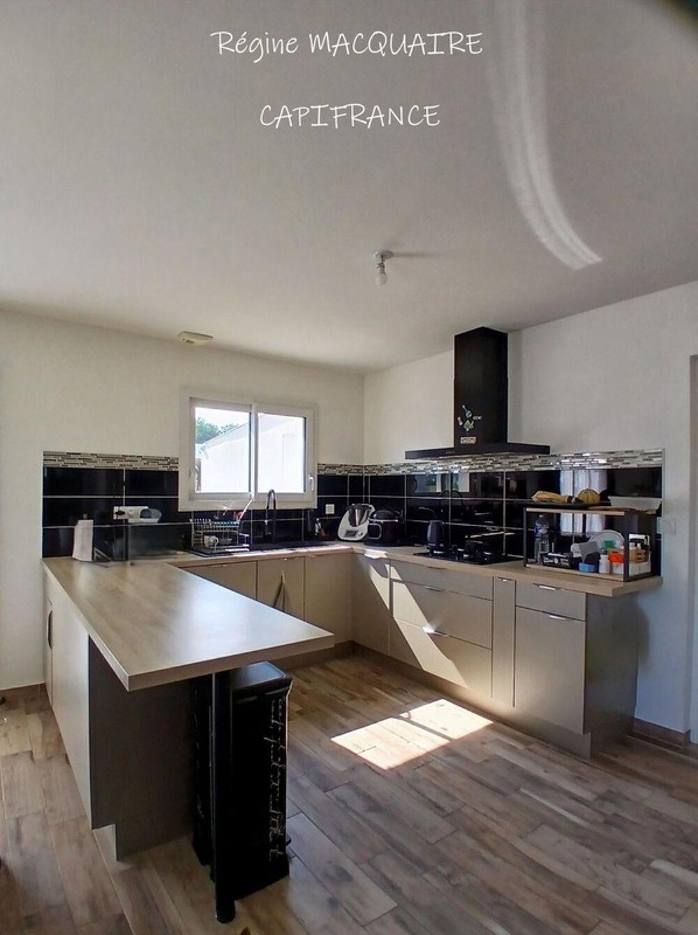À vendre  Pavillon récent de plain-pied (RT2012) : 4 pièces, 3 chambres, 1 259 m² de terrain, 44 m² de combles aménageables  V