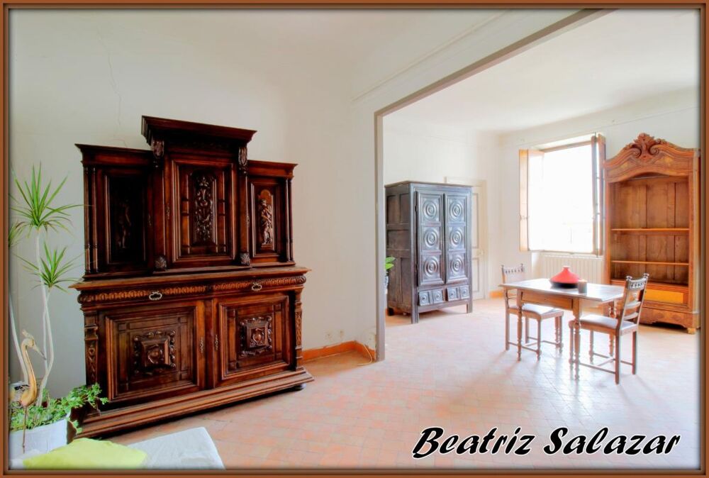 A Digne-les-Bains, dans un quartier central et calme, très bel appartement à rénover de 76m², 2/3 pièces et deux greniers