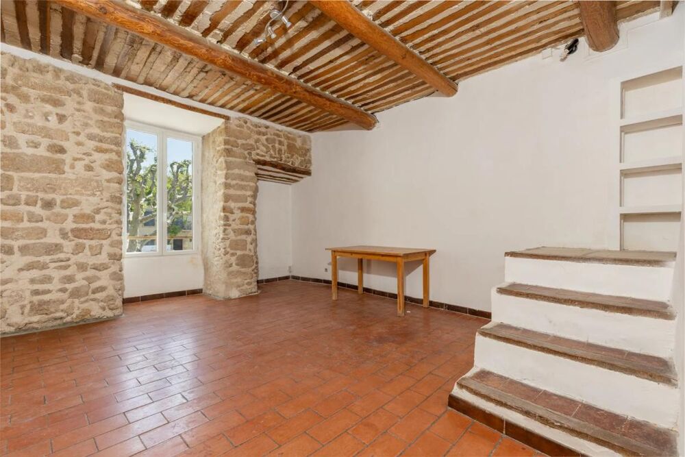 Maison de village pleine de charme à Alleins