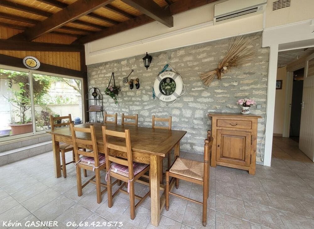LINARS (16730) : Maison de 136m2 + 2 garages