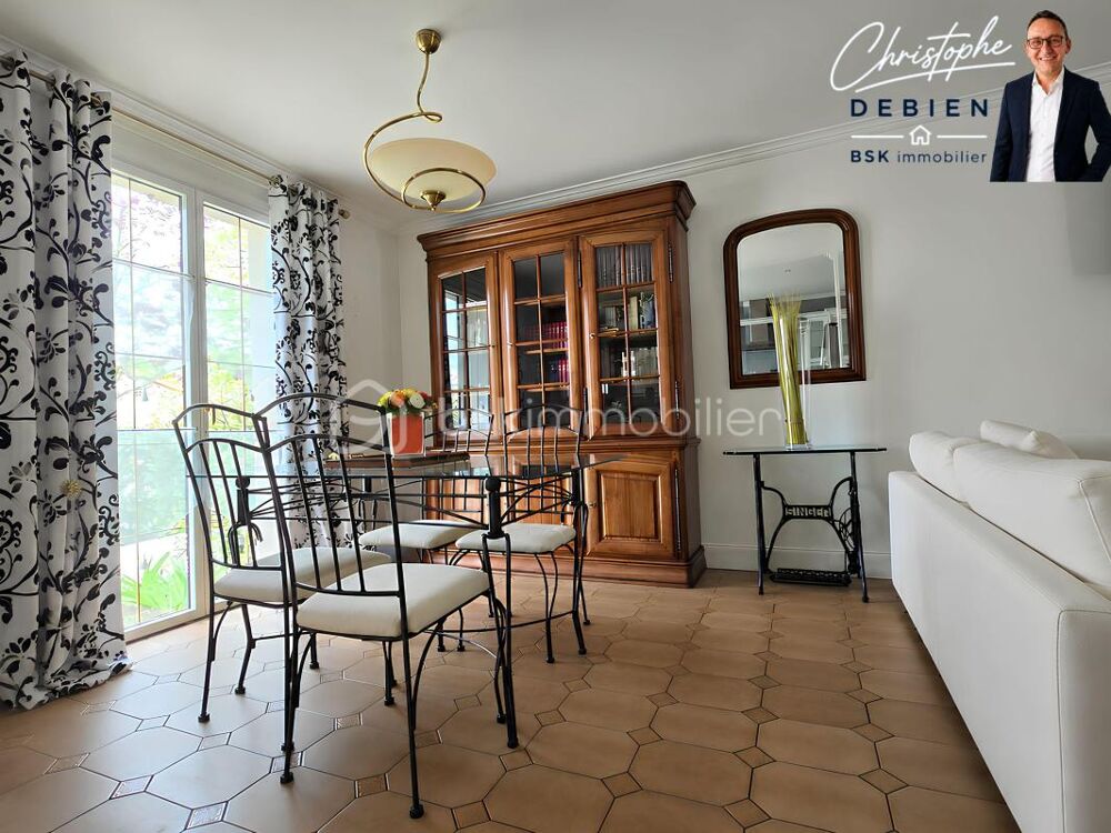 MAISON FAMILIALE 4 CHAMBRES  SOUS-SOL COMPLET  TERRAIN DE 992 M²  PROCHE COMMERCES ET ÉCOLES
