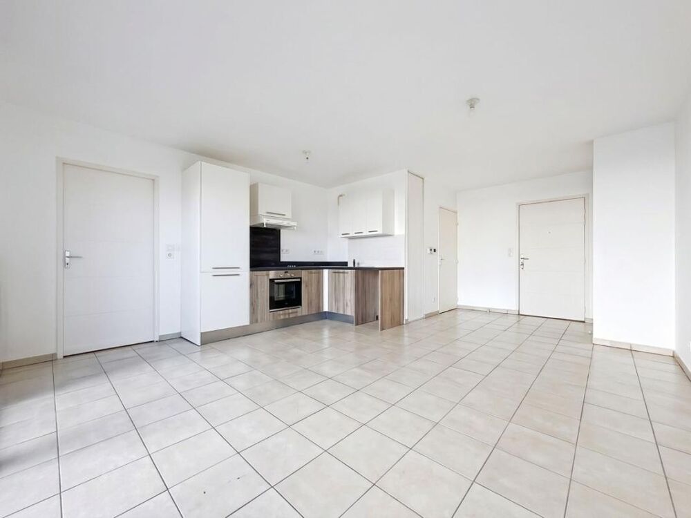 Vente Appartement DÉCINES-CENTRE - T2 lumineux de 46 m² - Balcon et Garage - Copropriété 2015 Decines charpieu