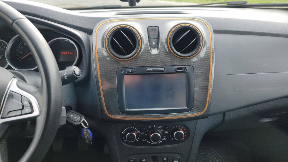Sandero 0.9 TCe 90 Stepway Explorer - Entretien constructeur 2017 occasion 86100 Chatellerault
