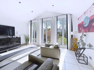  Villa à vendre 8 pièces 212 m²