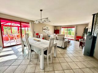  Maison  vendre 8 pices 260 m