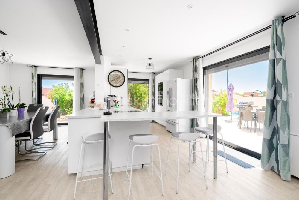 Maison T4 avec piscine et 2 appartements indépendants  Une opportunité rare à Balaruc-le-Vieux