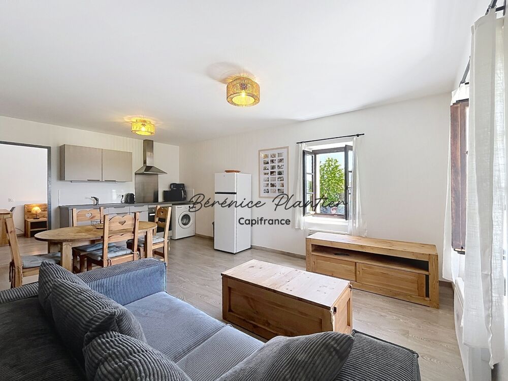 Appartement rénové avec deux espaces de vie indépendants