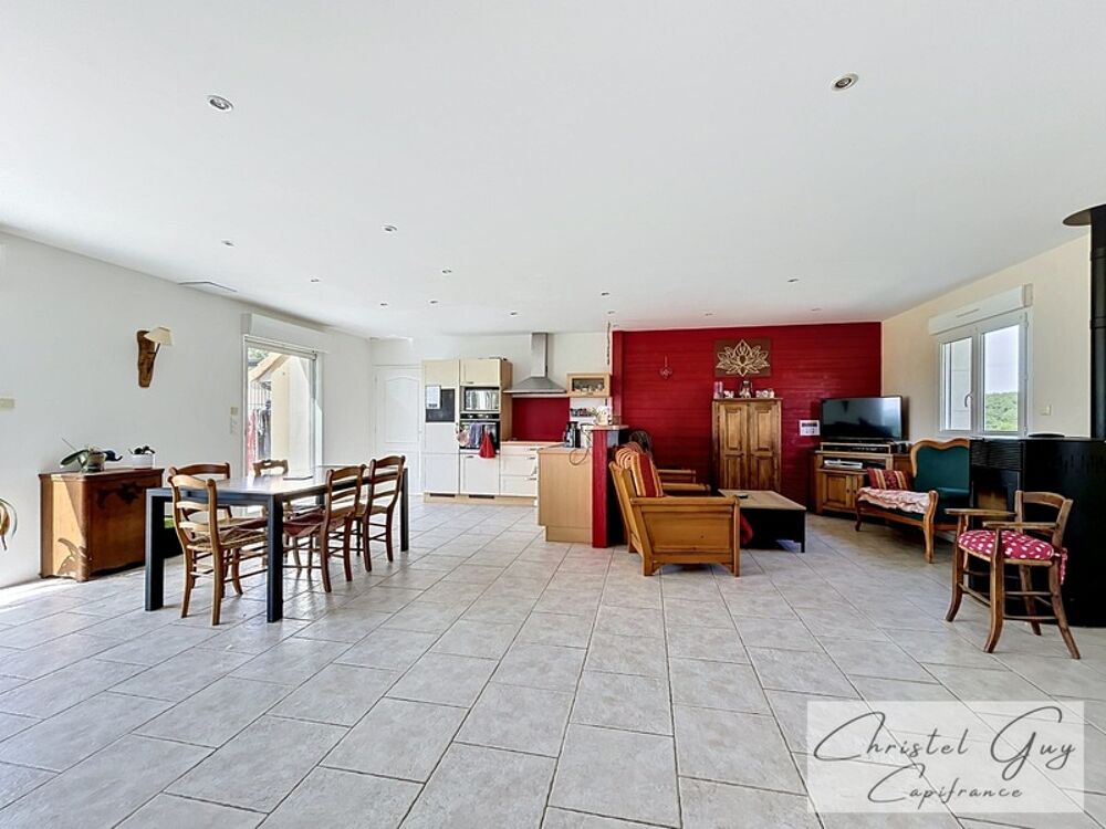 Grande maison familiale à vendre DPE B  242 m², 8 chambres, terrain de 3 589 m² à 30 min du Mans (72)