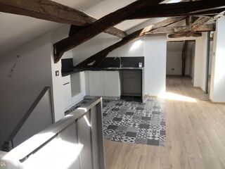  Appartement à louer 3 pièces 85 m²