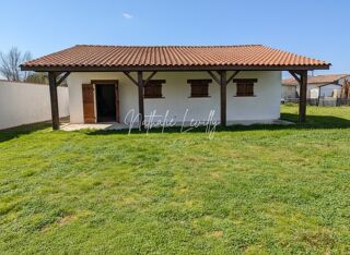  Remise / Grange à vendre 1 pièce 77 m²