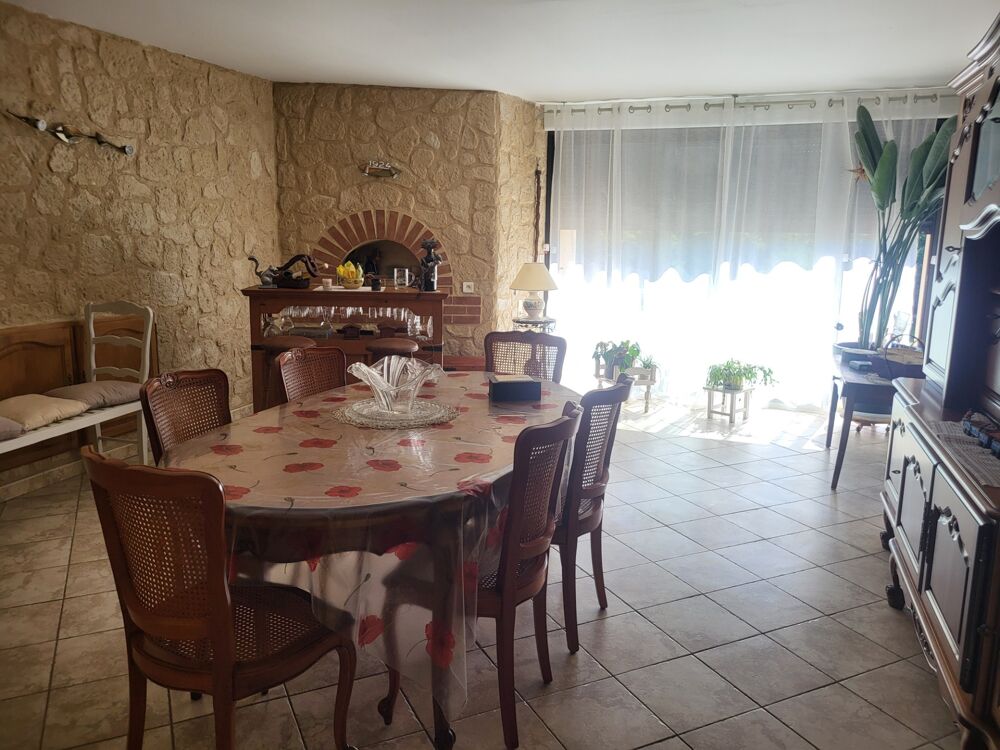 Vente Maison Maison à vendre 7 pièces LOUIN (79) Terrain 3064 m² Louin