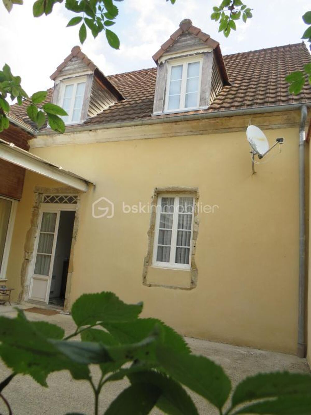 Maison de maître au centre de Garlin avec Patio