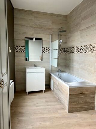  Appartement à louer 3 pièces 70 m²