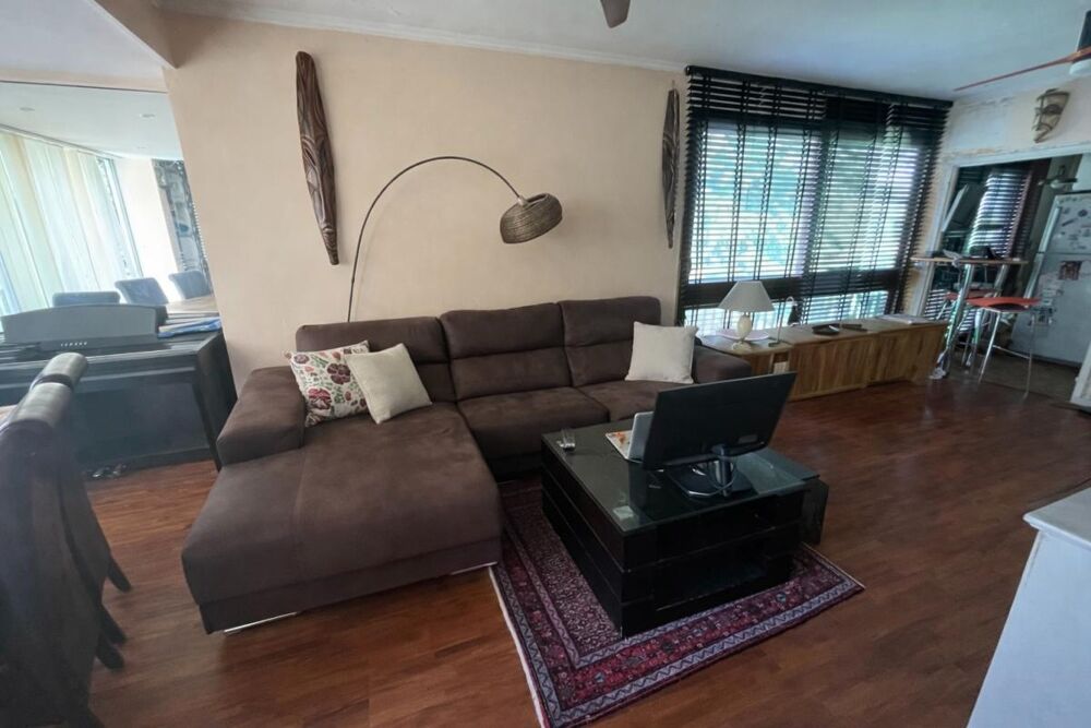 Appartement Fontenay Le Fleury 5 pièce(s) 98 m2