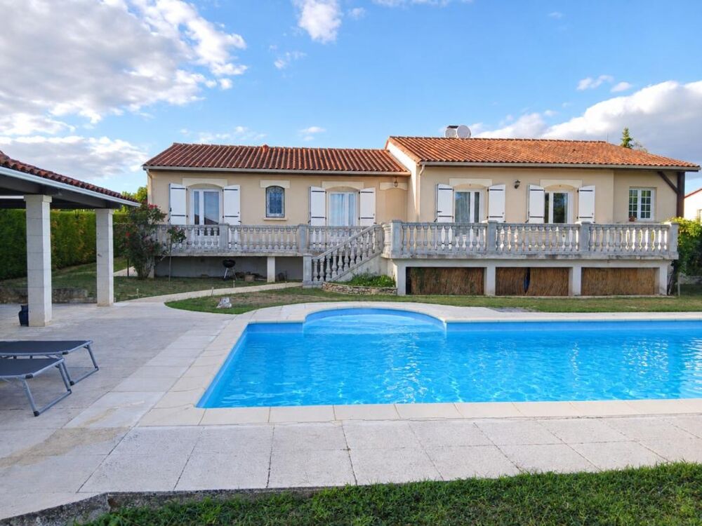 Vente Maison Maison à vendre 6 pièces Proche de AUBETERRE SUR DRONNE (16) Aubeterre sur dronne