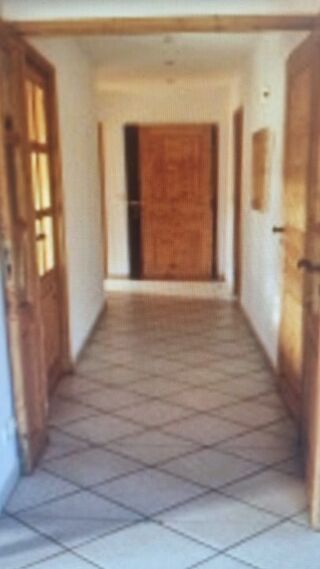  Appartement à louer 4 pièces 120 m²
