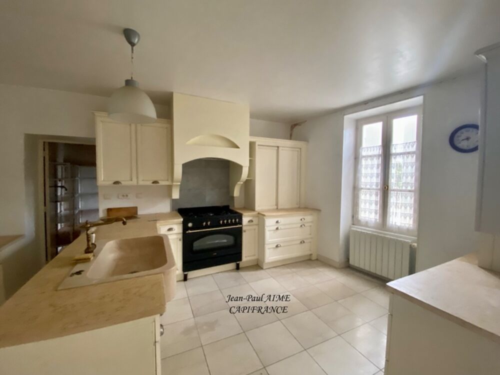 Vente Maison Grande Maison de Village d'environ 260 m2 habitables à Saint-Marcel-d'Ardèche Saint marcel d ardeche