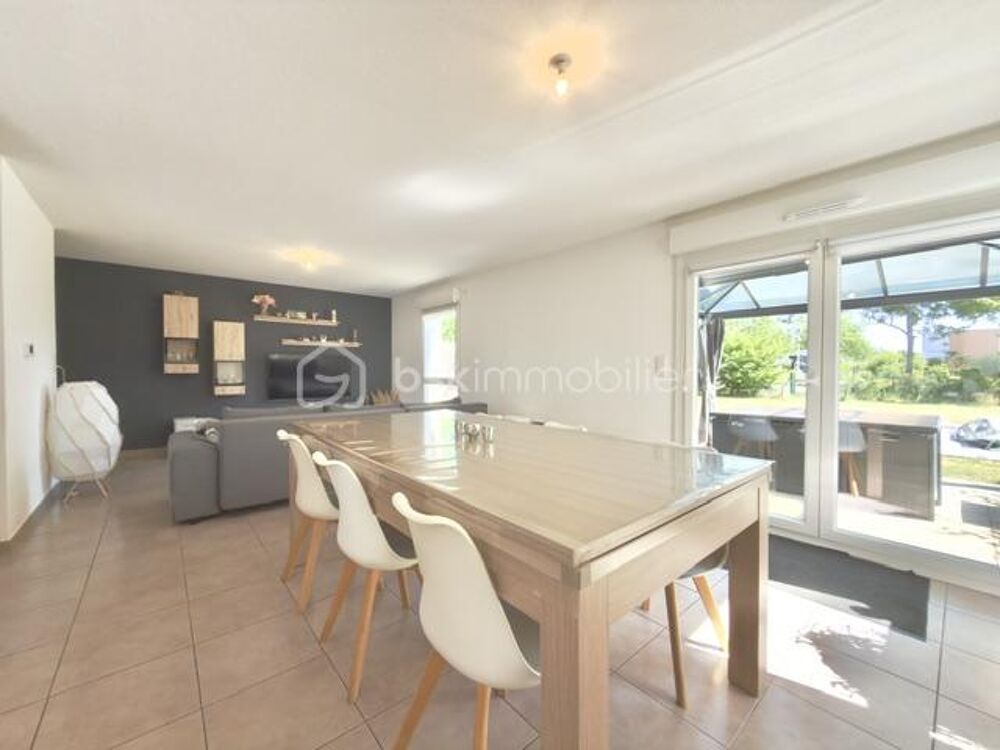 Comme une maison ! Superbe duplex avec jardin, terrasse, garage double et parking à Pfastatt