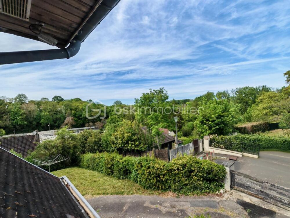 Maison familiale 5 pièces sur 3 niveaux  137 m²  total surface au sol 250 m2  Terrain 616m2  Osny (95)
