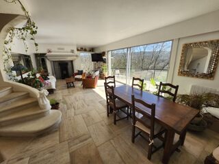  Proprit/chteau  vendre 8 pices 150 m