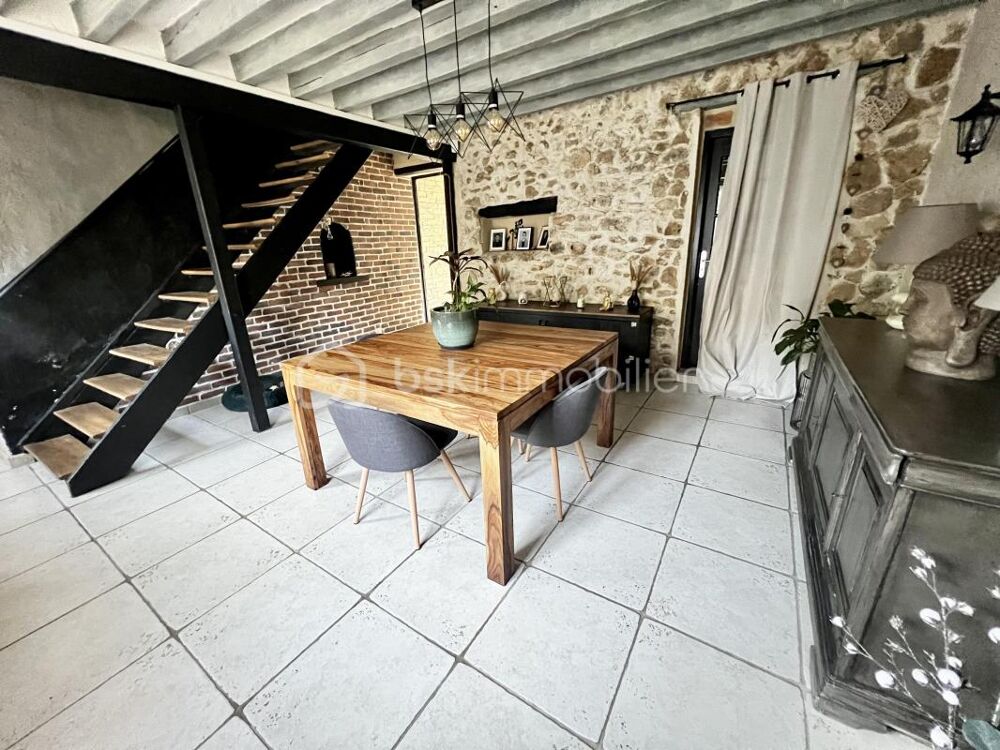 Vente Maison Submergez-vous dans une oasis de tranquillité à quelques minutes de Crécy la Chapelle! Crecy la chapelle