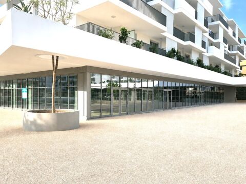 A louer, Local commercial de 319 m&sup2; + mezzanine de 49 m&sup2;, Square Benes, Saint Laurent du Var 06700, Alpes-Maritimes 11155 06700 Saint laurent du var