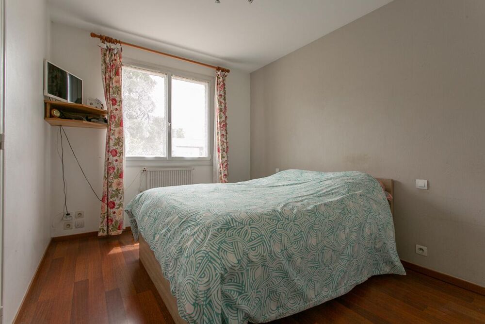Maison Gorges 4 P . 3 Chs . 84.7 M² . Garage . T 545 M² . Terrasse