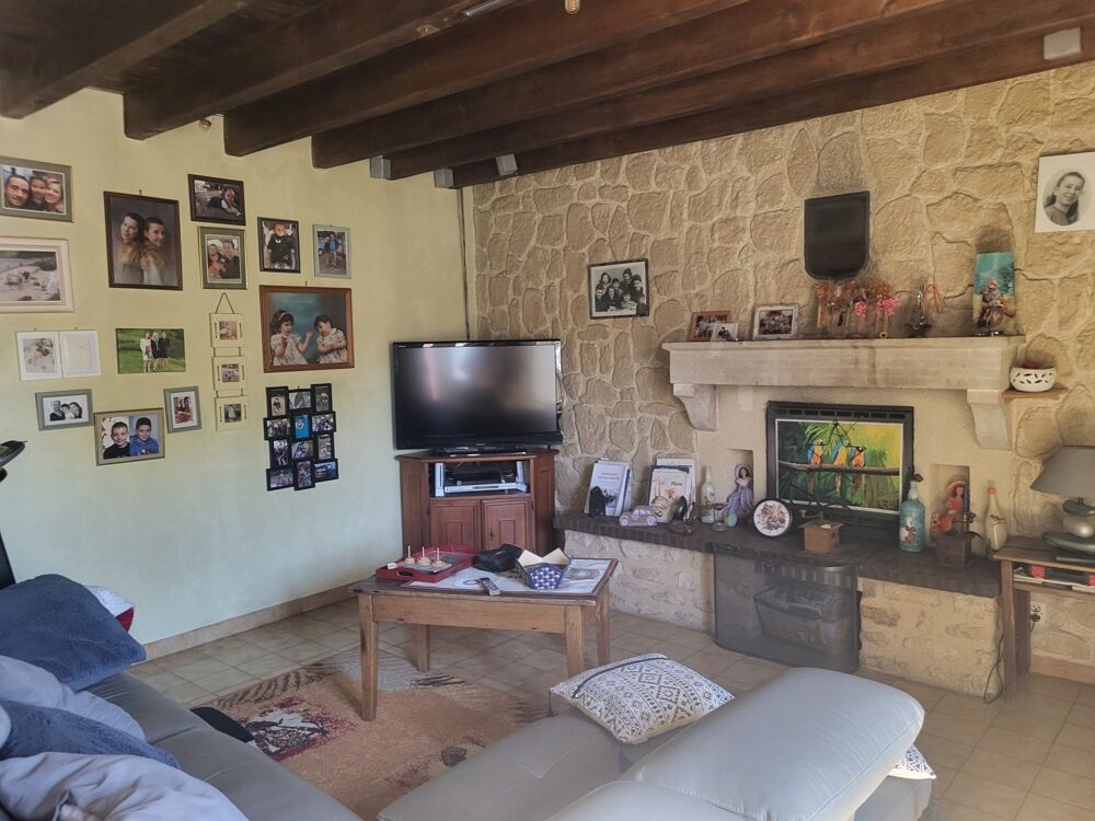Vente Maison Maison à vendre 7 pièces LOUIN (79) Terrain 3064 m² Louin