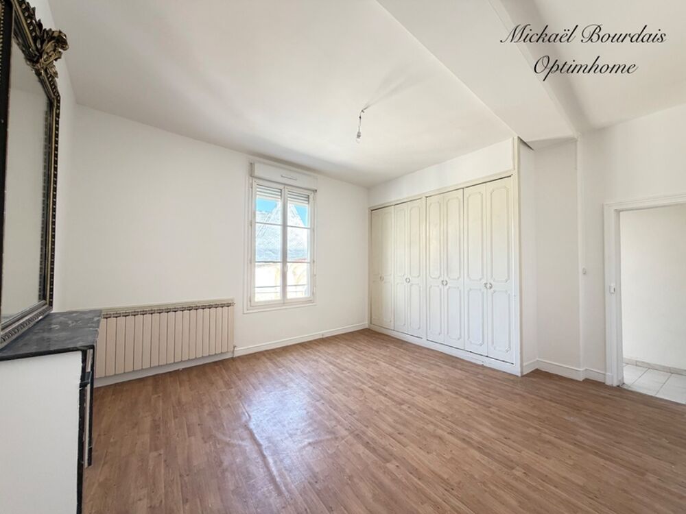 Vente Immeuble Immeuble de rapport avec local commercial et deux logements – Opportunité d'investissement Le lude