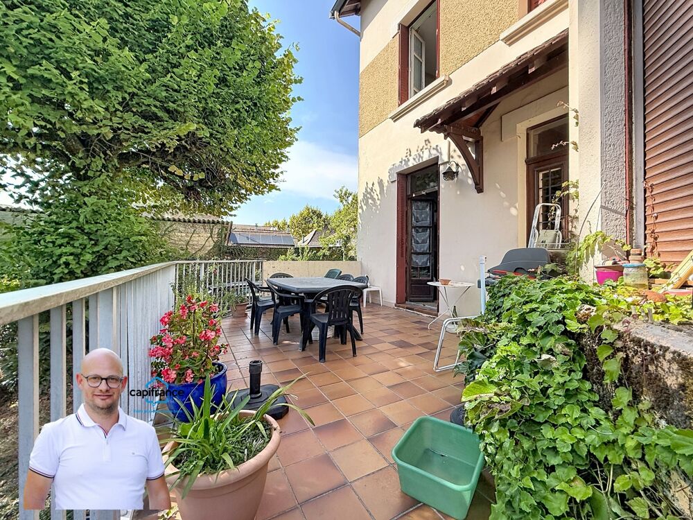 Vente Maison Maison à vendre 6 pièces LES ABRETS (38) sur plus de 2600m2 de terrain Les abrets