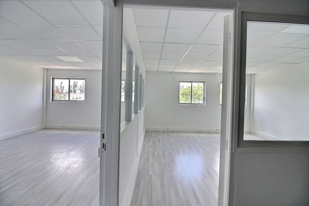   Bureau de 77 m2 à louer TRAPPES (78) Trappes