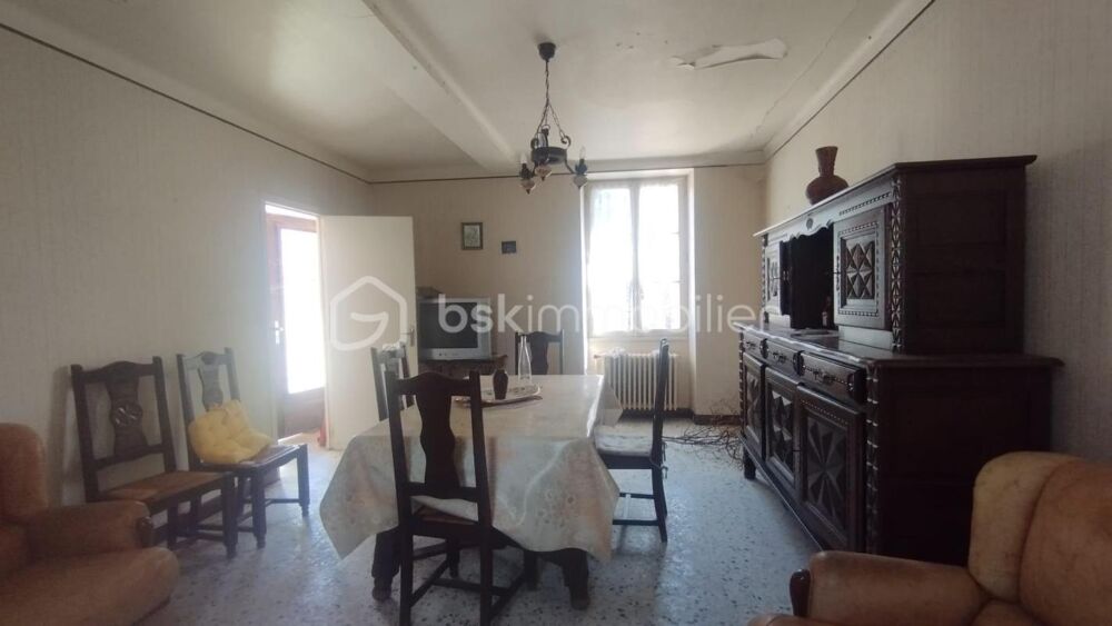 Vente Maison A SAISIR LONGERE 3 CHAMBRES NOMBREUSES DEPENDANCES SUR PLUS DE 2 HECTARES Fay aux loges