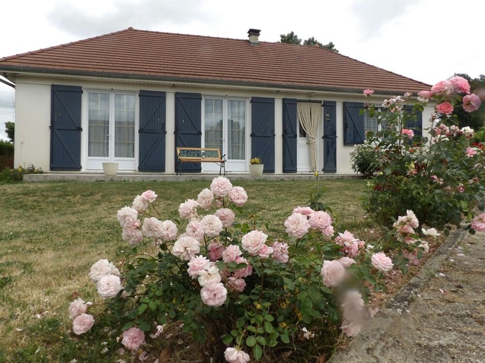Maison à vendre 8 pièces COMMENTRY (03) terrain 3700 m2