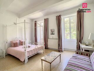  Immeuble à vendre 15 + pièces 900 m²