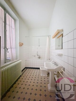  Propriété/château à vendre 5 pièces 219 m²