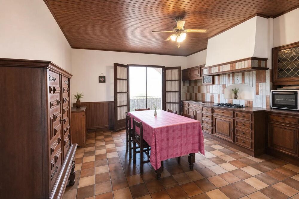 Maison Bompas, F7, grand terrain, garage, bien rare