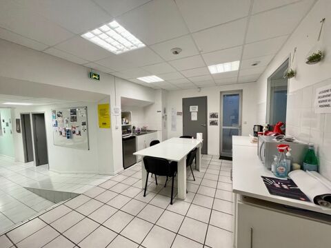   MURS COMMERCIAUX 185 M2 