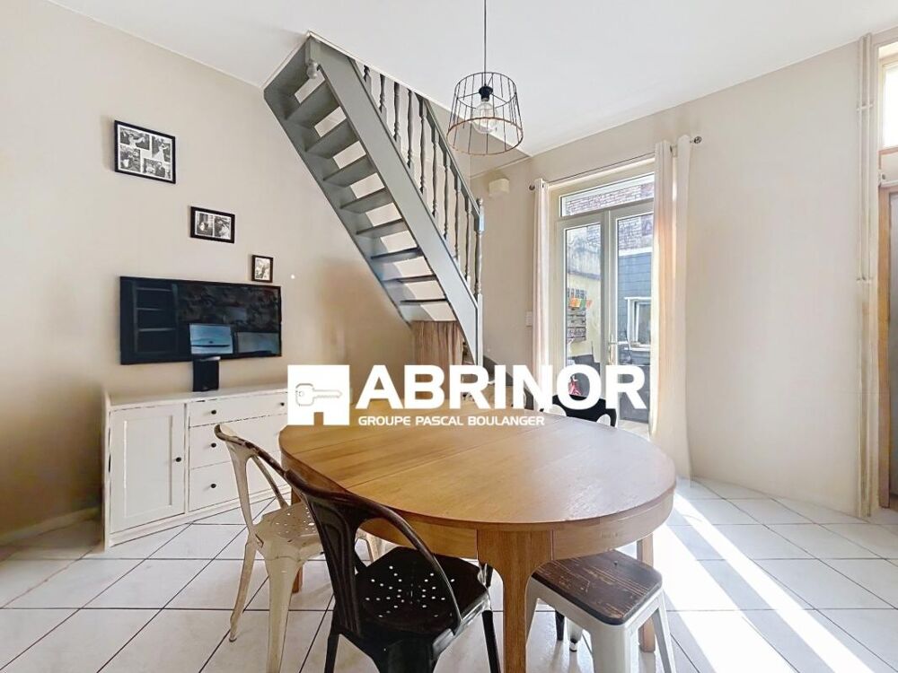Vente Maison Maison 1930 de 91.5 m² habitables - 3 chambres et terrasse. - Métro à 12 minutes Tourcoing