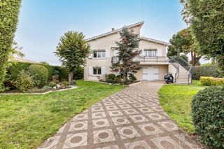  Maison � vendre 8 pi�ces 226 m�