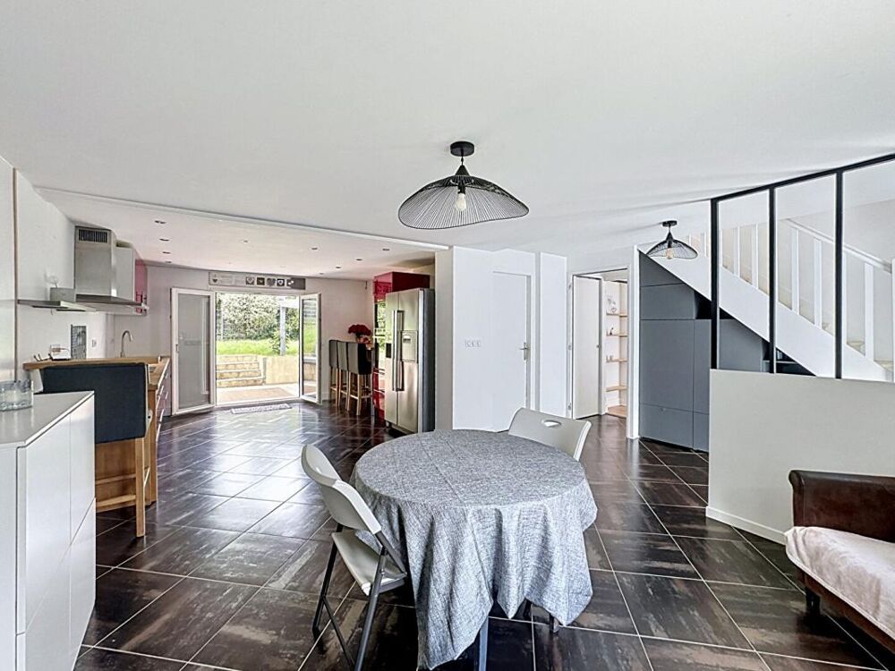 Igny Place de la Ferme Maison moderne de 208 m² 6 chambres Espace réception 70 m2 Jardin sans vis-à-vis DPE C