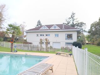  Propri�t�/ch�teau � vendre 11 pi�ces 300 m�